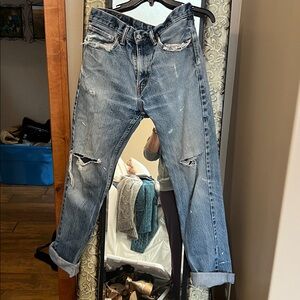 True distressed 505 Levi’s size 32 x 32 vintage